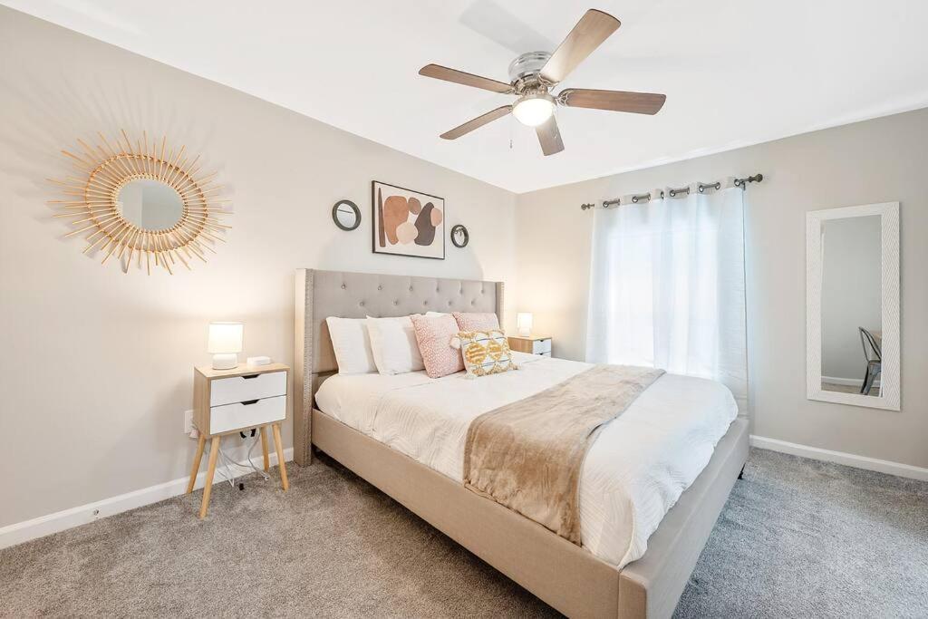 شقة * Lux Modern Retreat * Downtown * King Beds * دورهام المظهر الخارجي الصورة