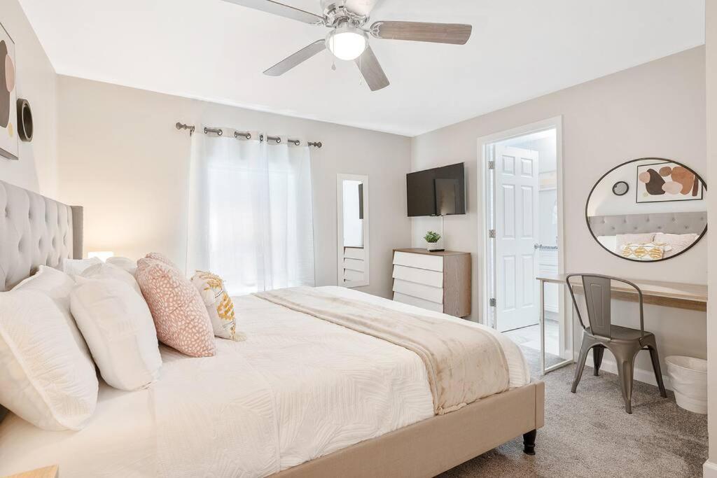 شقة * Lux Modern Retreat * Downtown * King Beds * دورهام المظهر الخارجي الصورة